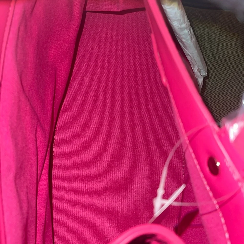 Bosom Buddy Bags NWT pink medium size Satchel handbag. Gold accents.